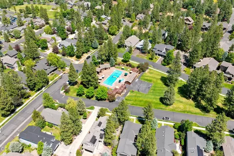View/Area - 61421 Davis Lake Loop, Bend, OR 97702 photo 4 of 5