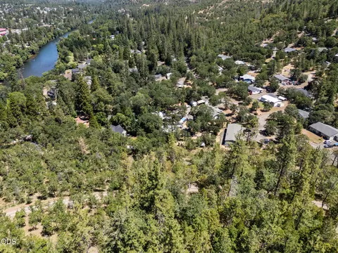 104 Fir St, Shady Cove, OR 97539