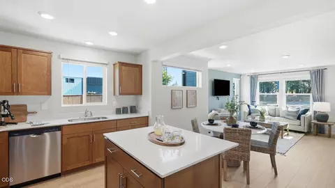 Kitchen - 61221 Parrell Rd, Bend, OR 97702 photo 3 of 3