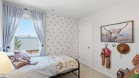 Bedroom - 61221 Parrell Rd, Bend, OR 97702 photo 4 of 4