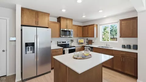 Kitchen - 61221 Parrell Rd, Bend, OR 97702 photo 2 of 3
