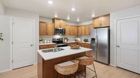 Kitchen - 61223 Parrell Rd, Bend, OR 97702 photo 2 of 4