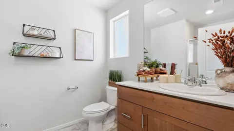 Bath - 61223 Parrell Rd, Bend, OR 97702 photo 1 of 3