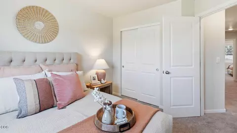 Bedroom - 61223 Parrell Rd, Bend, OR 97702 photo 4 of 6