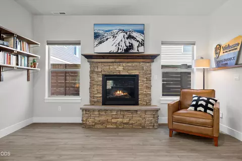 Other - 20571 Rolen Ave, Bend, OR 97702 photo 2 of 9