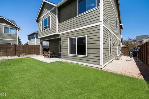 Exterior - 20571 Rolen Ave, Bend, OR 97702 photo 4 of 5