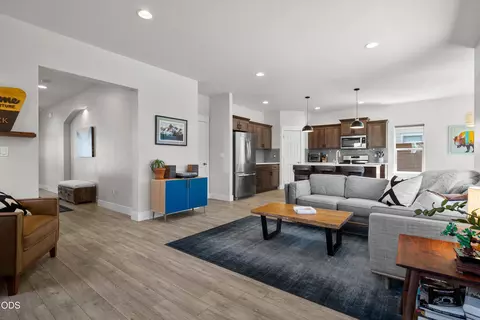 Living - 20571 Rolen Ave, Bend, OR 97702 photo 3 of 3