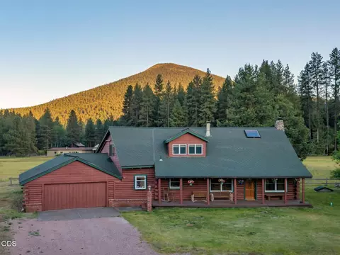 13751 SW Meadow View Dr, Camp Sherman, OR 97730