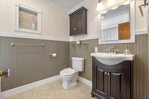 Bath - 540 E 2nd St, Merrill, OR 97633 photo 1 of 5