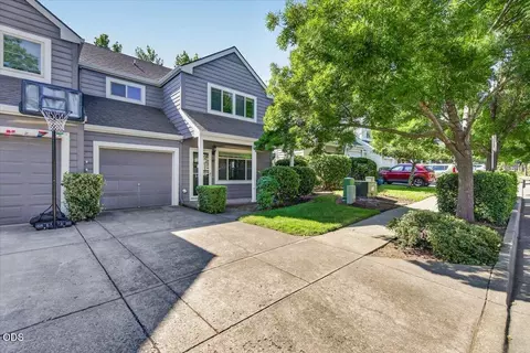 162 Crocker St, Ashland, OR 97520