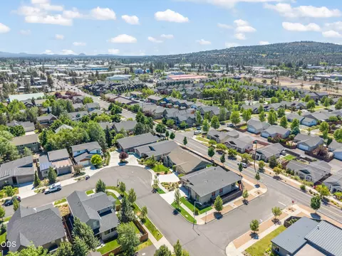 View/Area - 63177 Iner Loop, Bend, OR 97701 photo 3 of 3