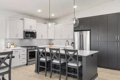Kitchen - 63177 Iner Loop, Bend, OR 97701 photo 2 of 5