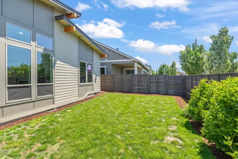 Exterior - 63177 Iner Loop, Bend, OR 97701 photo 5 of 6
