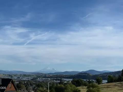 551 Bella Vista Loop, Klamath Falls, OR 97601