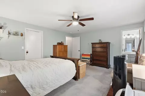 Bedroom - 16801 Gross Dr, Bend, OR 97707 photo 4 of 5