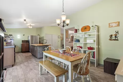Dining - 16801 Gross Dr, Bend, OR 97707 photo 4 of 4