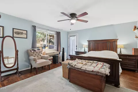 Bedroom - 16801 Gross Dr, Bend, OR 97707 photo 5 of 5