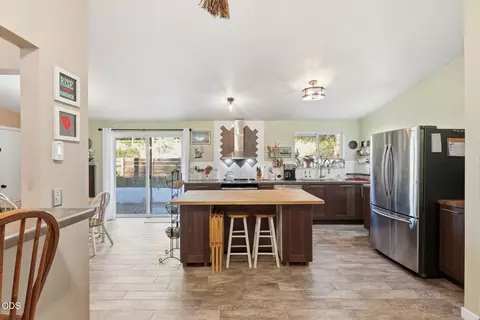 Kitchen - 16801 Gross Dr, Bend, OR 97707 photo 3 of 7