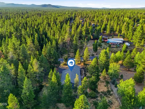 View/Area - 16801 Gross Dr, Bend, OR 97707 photo 2 of 5