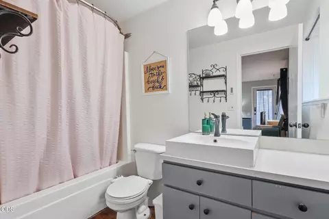 Bath - 16801 Gross Dr, Bend, OR 97707 photo 1 of 2