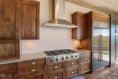 Kitchen - 19167 Cartwright Ct, Bend, OR 97702 photo 2 of 8
