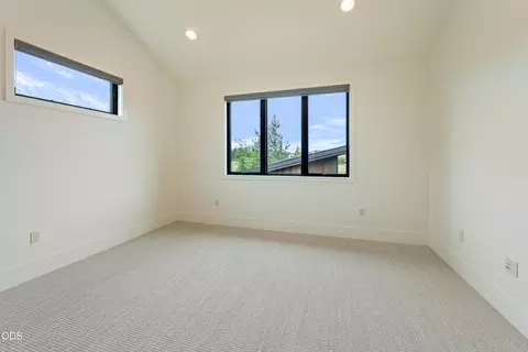 Bedroom - 19167 Cartwright Ct, Bend, OR 97702 photo 4 of 6