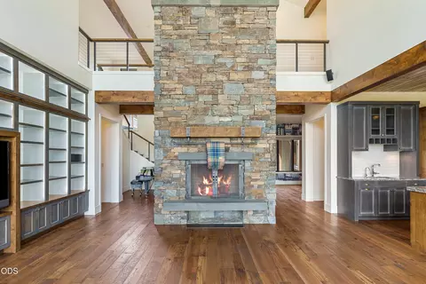 Living - 19167 Cartwright Ct, Bend, OR 97702 photo 4 of 5