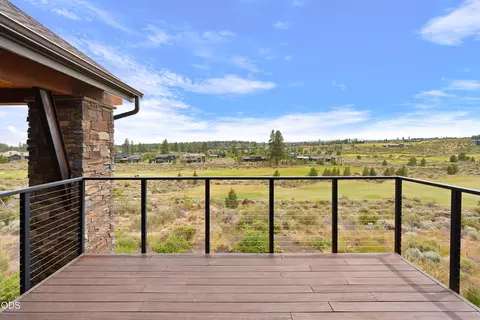 Exterior - 19167 Cartwright Ct, Bend, OR 97702 photo 3 of 11