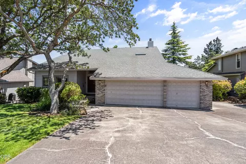 1031 Kristen Dr, Medford, OR 97504