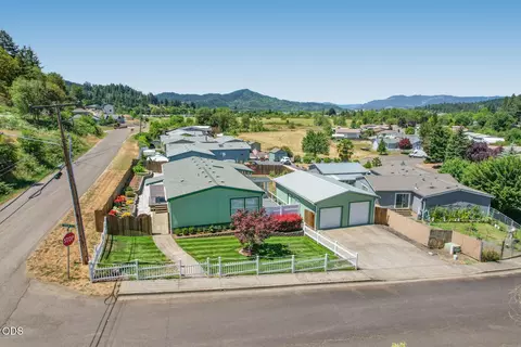 845 Sea St #N/A, Sutherlin, OR 97479