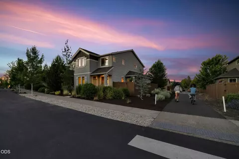 61094 SE Sydney Harbor Dr, Bend, OR 97702