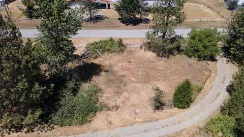 View/Area - 925 Meadow View Dr, Williams, OR 97544 photo 2 of 4