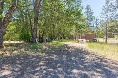 Exterior - 925 Meadow View Dr, Williams, OR 97544 photo 8 of 15