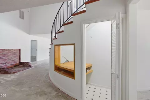 Entry Way - 925 Meadow View Dr, Williams, OR 97544 photo 1 of 2