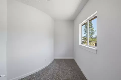 Bedroom - 925 Meadow View Dr, Williams, OR 97544 photo 6 of 6
