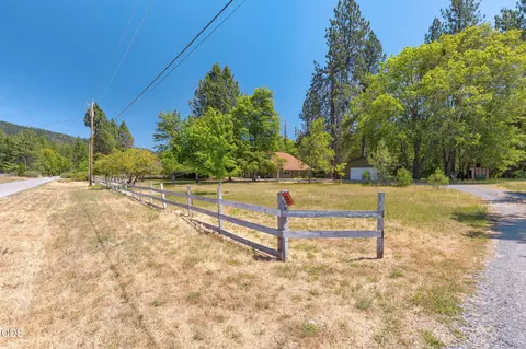 Exterior - 925 Meadow View Dr, Williams, OR 97544 photo 9 of 15