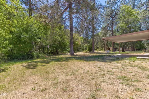 Exterior - 925 Meadow View Dr, Williams, OR 97544 photo 2 of 15