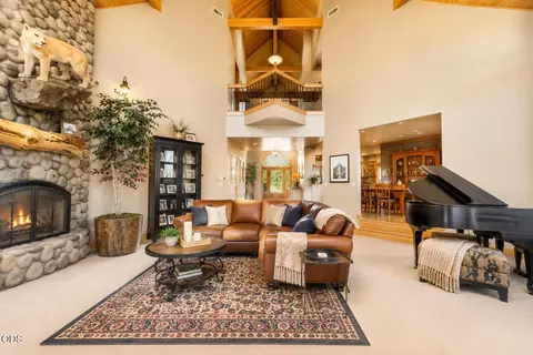 Living - 67480 Cloverdale Rd, Bend, OR 97703 photo 1 of 2
