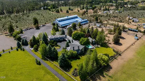 View/Area - 67480 Cloverdale Rd, Bend, OR 97703 photo 4 of 4