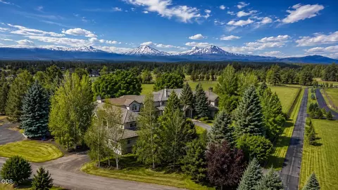 67480 Cloverdale Rd, Bend, OR 97701
