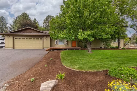63679 High Standard Dr, Bend, OR 97701