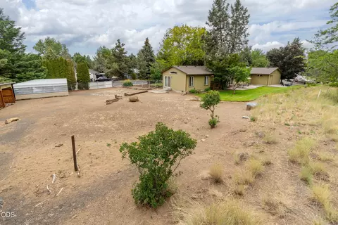 Exterior - 63679 High Standard Dr, Bend, OR 97701 photo 7 of 12