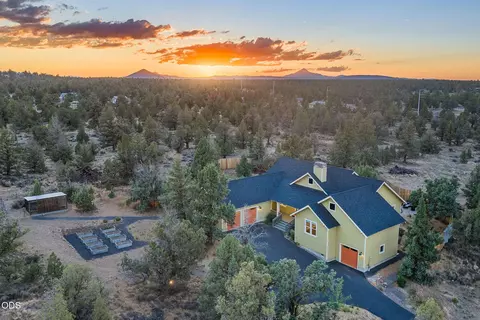 615 NW 89th St, Redmond, OR 97756