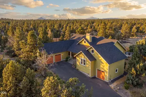 615 NW 89th St, Redmond, OR 97756