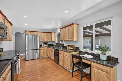 Kitchen - 8027 Evans Creek Rd, Rogue River, OR 97537 photo 1 of 5
