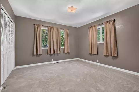 Bedroom - 8027 Evans Creek Rd, Rogue River, OR 97537 photo 3 of 3