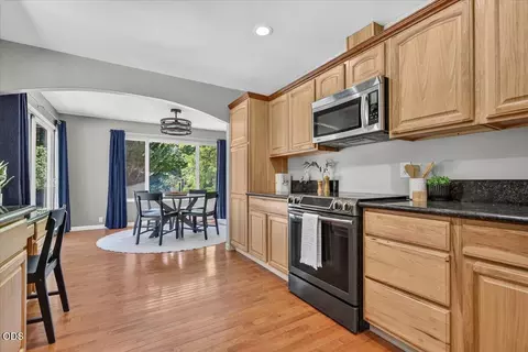 Kitchen - 8027 Evans Creek Rd, Rogue River, OR 97537 photo 5 of 5