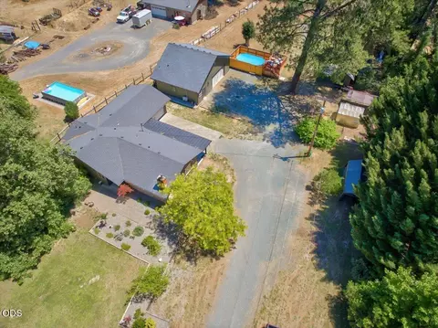View/Area - 8027 Evans Creek Rd, Rogue River, OR 97537 photo 3 of 5