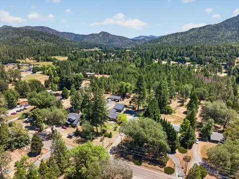 View/Area - 8027 Evans Creek Rd, Rogue River, OR 97537 photo 5 of 5