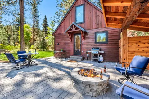 Exterior - 61579 Boulder Rd, Bend, OR 97703 photo 5 of 12
